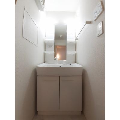 ワンピース　Ｄ棟 203【管理NO：1-017185604-02030】 ★家具家電は申し込み後に搬入します★ ★2026年10月上旬入居可能★の物件画像