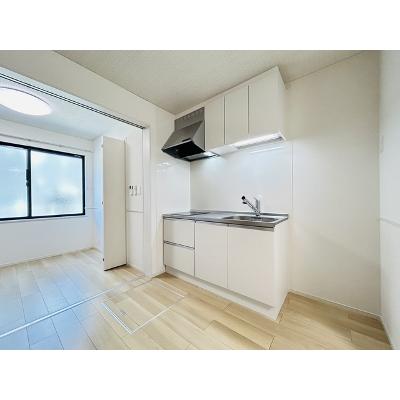 プロムナード春日Ⅱ 102【管理NO：1-028302801-01020】 ★家具家電は申し込み後に搬入します★の物件画像