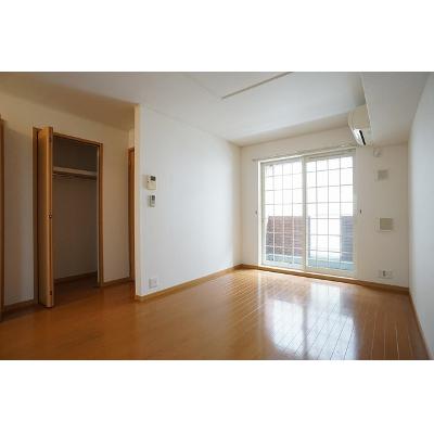ストロベリーフィールズ 103【管理NO：1-014454501-01030】 ★家具家電は申し込み後に搬入します★ ★2026年09月上旬入居可能★の物件画像