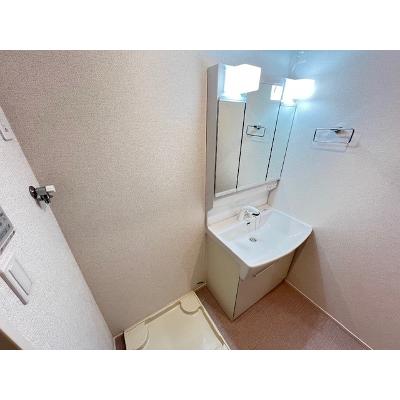 コンフィデンス 103【管理NO：1-026631401-01030】 ★家具家電は申し込み後に搬入します★ ★2026年09月下旬入居可能★の物件画像