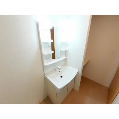 ラック・ド・ルーナⅡ 102【管理NO：1-022315501-01020】 ★家具家電は申し込み後に搬入します★ ★2026年09月下旬入居可能★の物件画像