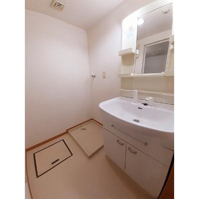 ブリリアンス 103【管理NO：1-012556001-01030】 ★家具家電は申し込み後に搬入します★ ★2026年09月下旬入居可能★の物件画像