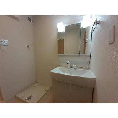 キラン 201【管理NO：1-027280601-02010】 ★家具家電は申し込み後に搬入します★ ★2026年09月中旬入居可能★の物件画像