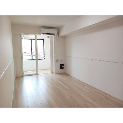 エリオス 204【管理NO：1-028224801-02040】 ★家具家電は申し込み後に搬入します★の物件画像
