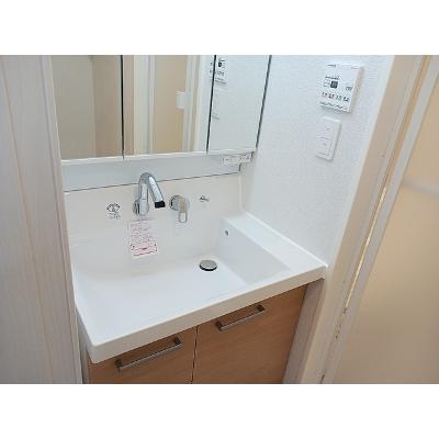 エリオス 103【管理NO：1-028224801-01030】 ★家具家電は申し込み後に搬入します★の物件画像