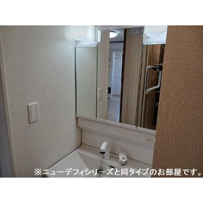 トレジャー 102【管理NO：1-028854002-01020】 ★家具家電は申し込み後に搬入します★ ★2027年02月上旬入居可能★の物件画像