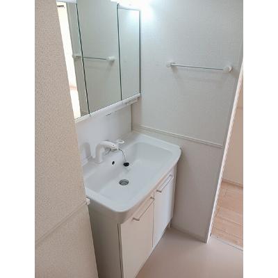 ウエスト　ウッド 101【管理NO：1-015619601-01010】 ★家具家電は申し込み後に搬入します★ ★2026年09月中旬入居可能★の物件画像
