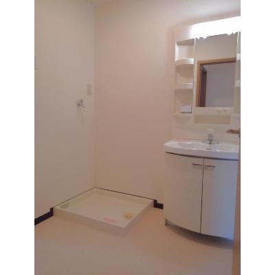 レヴリー 301【管理NO：1-011528601-03010】 ★家具家電は申し込み後に搬入します★ ★2026年10月中旬入居可能★の物件画像