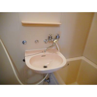青春ハイツ 202【管理NO：1-000400601-02020】 ★家具家電は申し込み後に搬入します★ ★2026年09月中旬入居可能★の物件画像