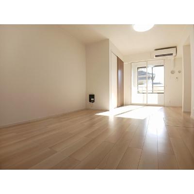 ロ－レルブロ－テ 102【管理NO：1-025978201-01020】 ★家具家電は申し込み後に搬入します★ ★2026年09月下旬入居可能★の物件画像