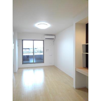 サンリット・Ｌ 201【管理NO：1-022672701-02010】 ★家具家電は申し込み後に搬入します★の物件画像