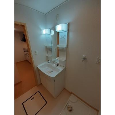 サンローラＢ 203【管理NO：1-015753702-02030】 ★家具家電は申し込み後に搬入します★ ★2026年09月中旬入居可能★の物件画像
