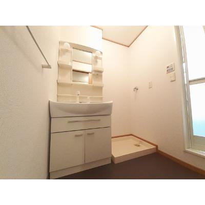 シンヴィオシスＤ 102【管理NO：1-013425004-01020】 ★家具家電は申し込み後に搬入します★の物件画像
