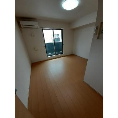 サラマンダー 201【管理NO：1-020582601-02010】 ★家具家電は申し込み後に搬入します★ ★2026年09月中旬入居可能★の物件画像