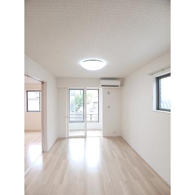 フリージアＢ 103【管理NO：1-026597402-01030】 ★家具家電は申し込み後に搬入します★の物件画像