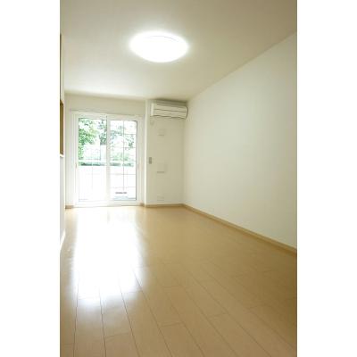 カーサプラシード 102【管理NO：1-016696501-01020】 ★家具家電は申し込み後に搬入します★ ★2026年11月上旬入居可能★の物件画像