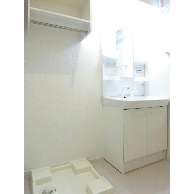 グッドデイズ 102【管理NO：1-023139601-01020】 ★家具家電は申し込み後に搬入します★の物件画像