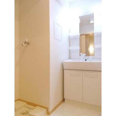 スペースＫⅡ 203【管理NO：1-016107702-02030】 ★家具家電は申し込み後に搬入します★の物件画像