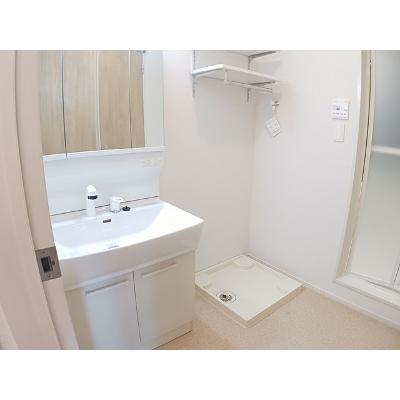 モンド　カロレⅡ 103【管理NO：1-027126302-01030】 ★家具家電は申し込み後に搬入します★の物件画像