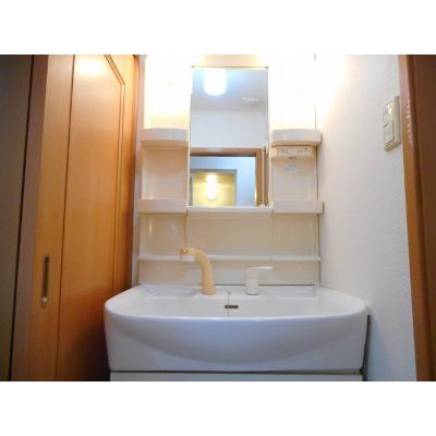 ウィスタリア 202【管理NO：1-013763101-02020】 ★家具家電は申し込み後に搬入します★の物件画像