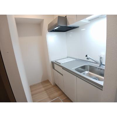 ゴールド　ティアラ 101【管理NO：1-028389201-01010】 ★家具家電は申し込み後に搬入します★の物件画像
