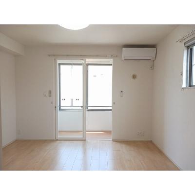 エストレーラ 102【管理NO：1-022085201-01020】 ★家具家電は申し込み後に搬入します★の物件画像
