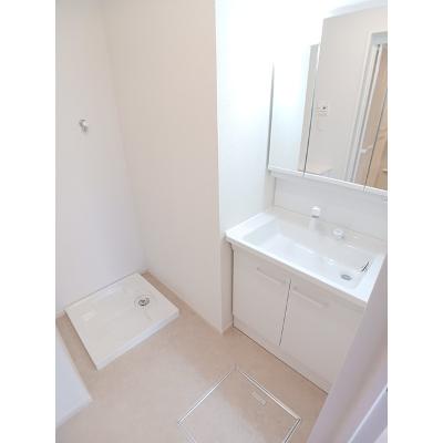 ロークァット　Ⅰ 201【管理NO：1-028485501-02010】 ★家具家電は申し込み後に搬入します★の物件画像