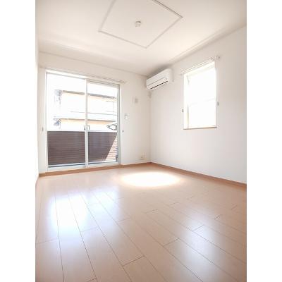 カサ・デ・ルーエ 101【管理NO：1-014843401-01010】 ★家具家電は申し込み後に搬入します★の物件画像