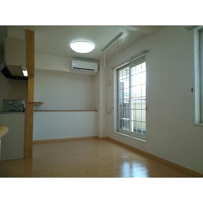 イズムユウ・Ｄ 203【管理NO：1-016358901-02030】 ★家具家電は申し込み後に搬入します★の物件画像