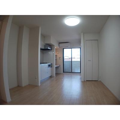 アイリス 103【管理NO：1-024031701-01030】 ★家具家電は申し込み後に搬入します★の物件画像
