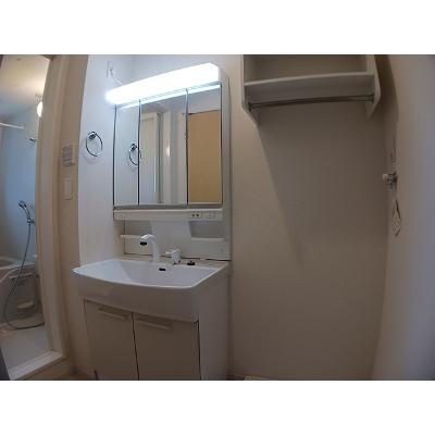 アイリス 103【管理NO：1-024031701-01030】 ★家具家電は申し込み後に搬入します★の物件画像