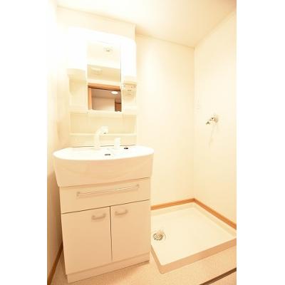 カーサ　クワノ 107【管理NO：1-014557701-01060】 ★家具家電は申し込み後に搬入します★ ★2026年10月中旬入居可能★の物件画像