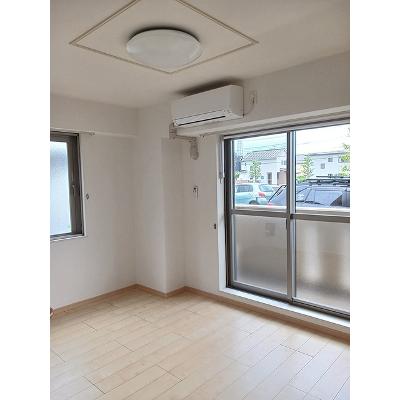 リーヴァ蛍田 101【管理NO：1-016632801-01010】 ★家具家電は申し込み後に搬入します★の物件画像