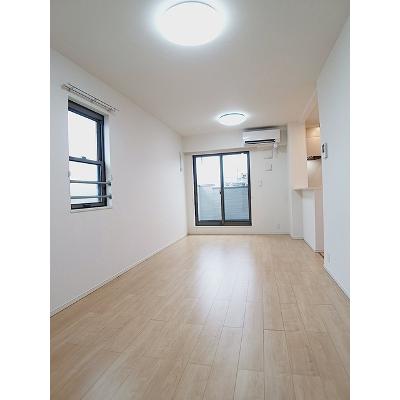 セレノフィオーレ 202【管理NO：1-024807801-02020】 ★家具家電は申し込み後に搬入します★の物件画像