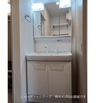 ロテュス 201【管理NO：1-028809301-02010】 ★家具家電は申し込み後に搬入します★ ★2026年12月上旬入居可能★の物件画像