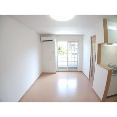 ノイブリーゼ 105【管理NO：1-015423801-01040】 ★家具家電は申し込み後に搬入します★の物件画像