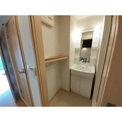グランシャリオ　ジュモー 202【管理NO：1-015986601-02020】 ★家具家電は申し込み後に搬入します★ ★2026年10月上旬入居可能★の物件画像