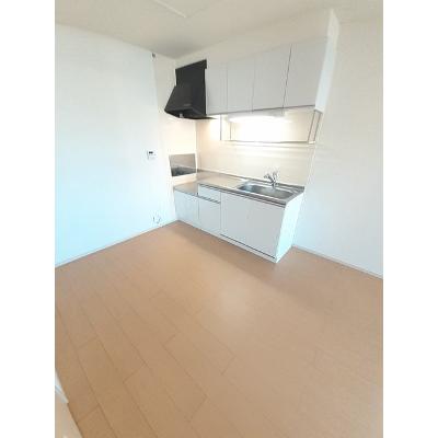 シュウプリング 203【管理NO：1-017824701-02030】 ★家具家電は申し込み後に搬入します★ ★2026年09月下旬入居可能★の物件画像