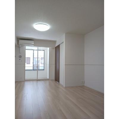 シンフォニー 101【管理NO：1-027962301-01010】 ★家具家電は申し込み後に搬入します★ ★2026年09月下旬入居可能★の物件画像