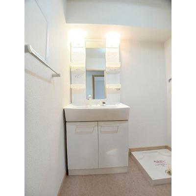 ブリュンヒルト 203【管理NO：1-015698101-02030】 ★家具家電は申し込み後に搬入します★の物件画像