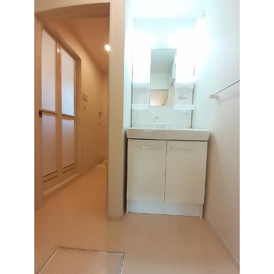 サングリア 204【管理NO：1-022826101-02040】 ★家具家電は申し込み後に搬入します★ ★2026年09月下旬入居可能★の物件画像