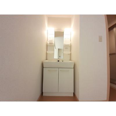 ＣＲＥＳＴＡＬＬ 101【管理NO：1-005621801-01010】 ★家具家電は申し込み後に搬入します★ ★2026年09月中旬入居可能★の物件画像