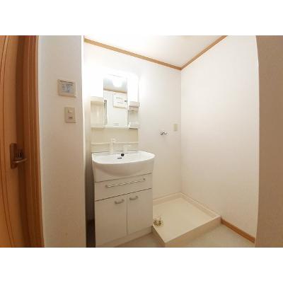 エレンシア 203【管理NO：1-013220801-02030】 ★家具家電は申し込み後に搬入します★ ★2026年10月上旬入居可能★の物件画像
