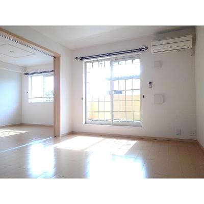 フルール 203【管理NO：1-016358101-02030】 ★家具家電は申し込み後に搬入します★の物件画像