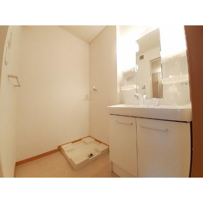 ティンカーベル 101【管理NO：1-015340501-01010】 ★家具家電は申し込み後に搬入します★の物件画像