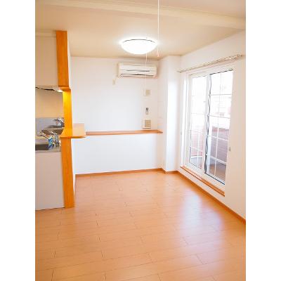 サンパテイ－クメゾンソレイユ 203【管理NO：1-015092801-02030】 ★家具家電は申し込み後に搬入します★の物件画像