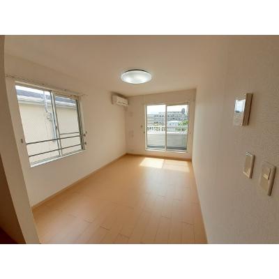 コモド　カーサ 302【管理NO：1-016906301-03020】 ★家具家電は申し込み後に搬入します★ ★2026年09月下旬入居可能★の物件画像