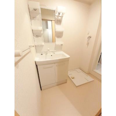 クローバー　コリーヌ 105【管理NO：1-019827301-01040】 ★家具家電は申し込み後に搬入します★の物件画像