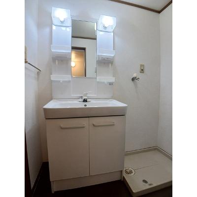 ラモルナ・ガーデン 102【管理NO：1-011138901-01020】 ★家具家電は申し込み後に搬入します★の物件画像