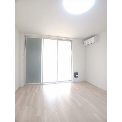 エヴァファースト 106【管理NO：1-027560401-01060】 ★家具家電は申し込み後に搬入します★の物件画像